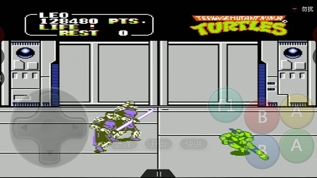 忍者神龟2通关视频，
技巧打真身用踢，或者A一下跳