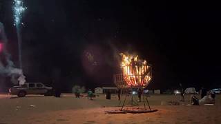 如果說(shuō)你是海上的煙火
我是浪花的泡沫
某一刻你的光照亮了我~??