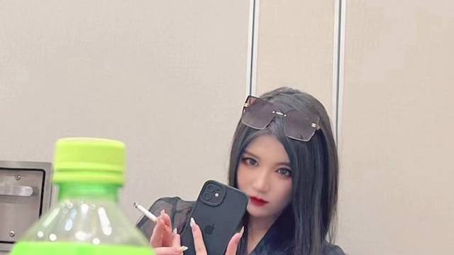 老板，我不想上班了，想要我的奥特曼来接我