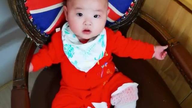 宝宝4个月的样子