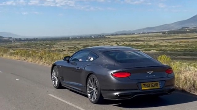 老天白云自由放飞