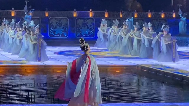 希望可以带着未来的他，来看我们西安的长恨歌。感受十三朝古都的文化。