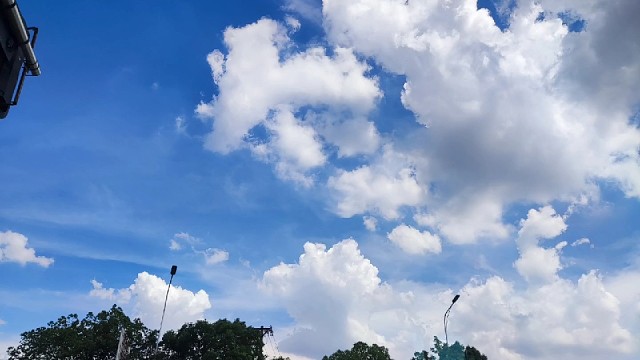 天空很好看，你也很好看