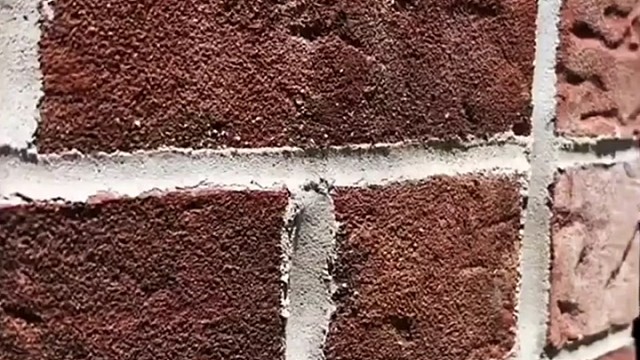 其实雨不大，淋湿我的只是泪滴，其实风很小，吹动我的，只是痛楚，其实我也不知道为什么难过，只是眼泪不争