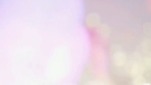 给大家表演一个仙女出山。