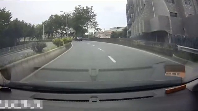 外卖小哥车神附体