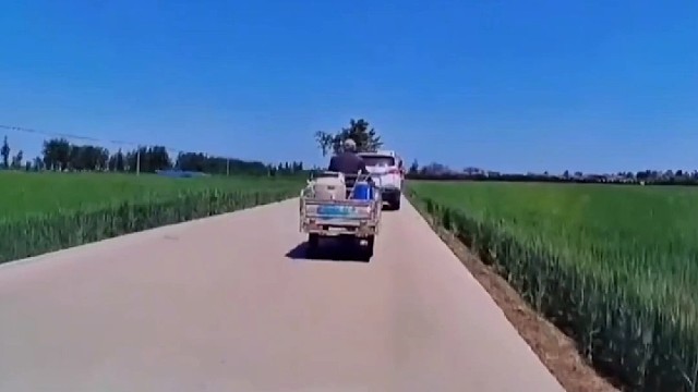 大爷：看我这波极限走位