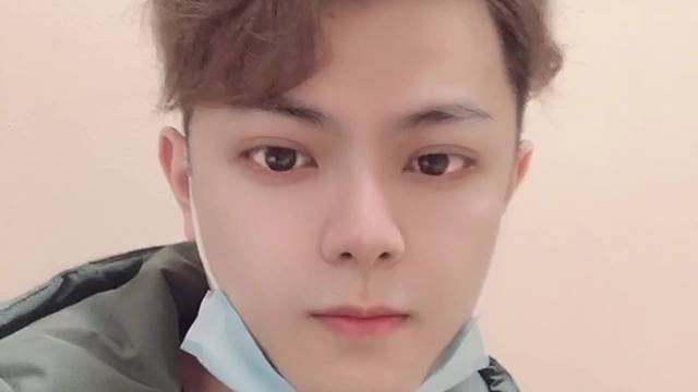 小狼狗来袭，请注意安全咯