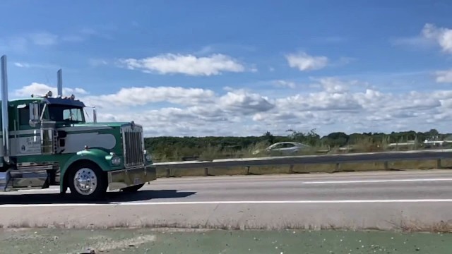 &quot;用它换你一年的工资愿意吗？&quot;