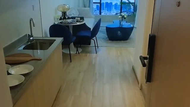 刚刚在白云买了套公寓全款29w，分期了10年每月供1560
害怕哪天没工作了供不起被把房子收走