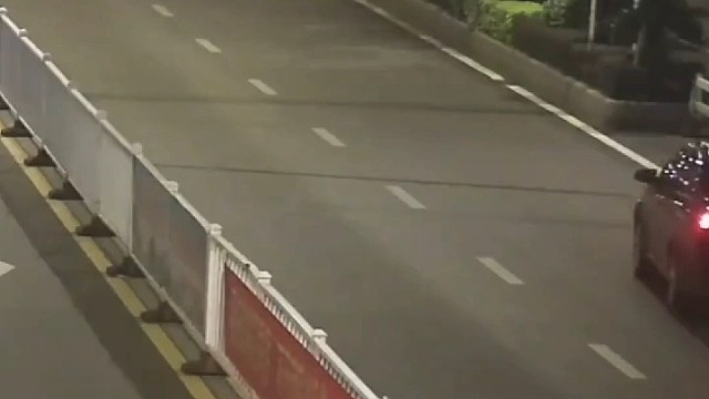 应该是刚拿的驾驶证