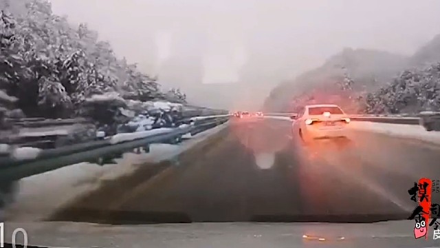 雪地行车求慢行