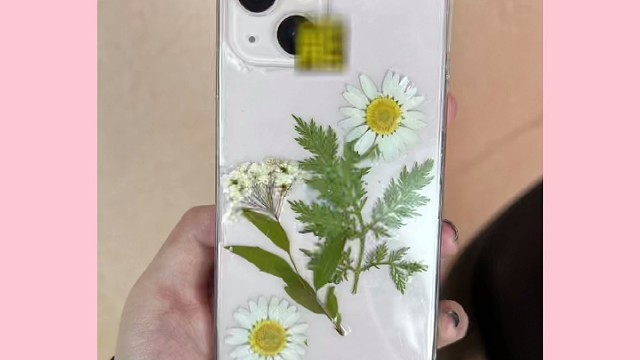 公司小姐姐做的押花手机壳简直不要太漂亮哒#重庆硅宁科技有限公司#卡速特#押花手机壳#UV水晶滴胶#D