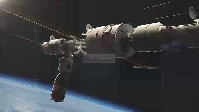 空间站国旗与地球同框了！