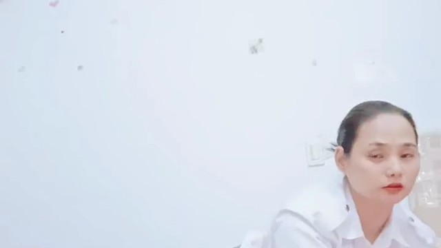 帅气女保安，学跳性感舞蹈