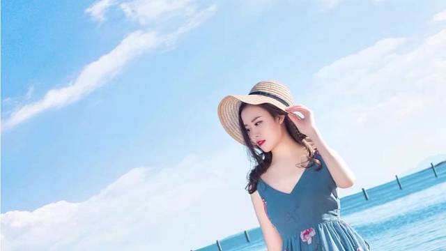 “成为自己的光不被别人照亮”