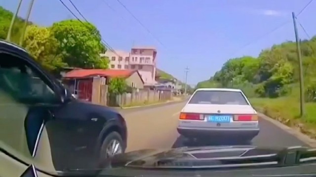 这段对话瞬间没脾气了