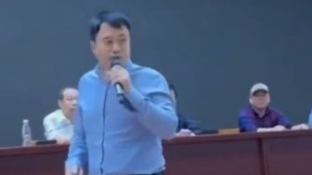 差生家长被点名上台，家长霸气回应令网友拍手称赞