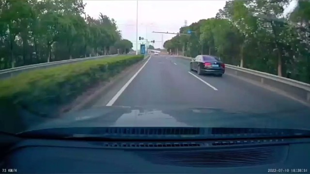 我以为黄灯他会过去