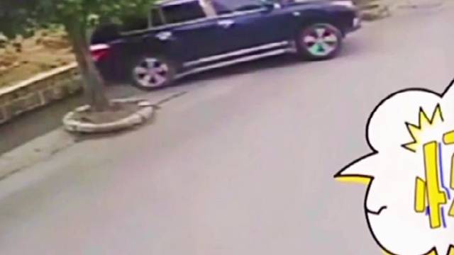 监控下的奇葩爆笑车祸现场
