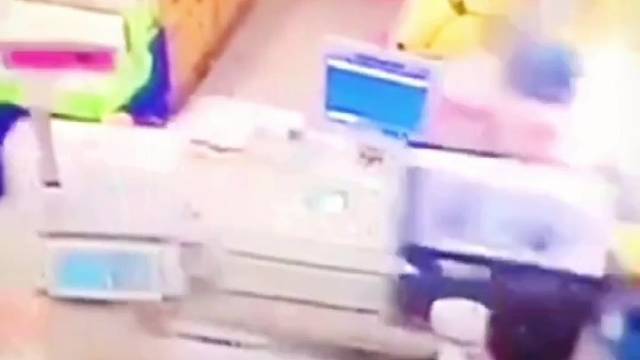 监控下的奇葩爆笑车祸现场