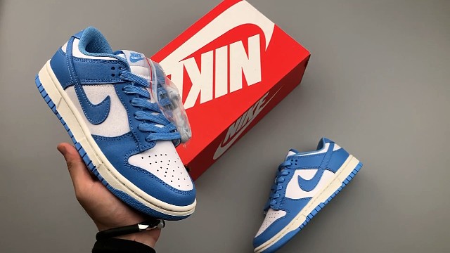 #视频鉴赏
耐克NikeSBDunkLow&quot;Coast&quot;扣篮系列低帮休闲运动滑板板鞋“北卡蓝白