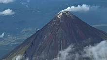 距离富士山不远的“樱岛火山”再次爆发的震撼瞬间，这么罕见又震撼的一幕，你想和谁一起看？
#日本樱岛火