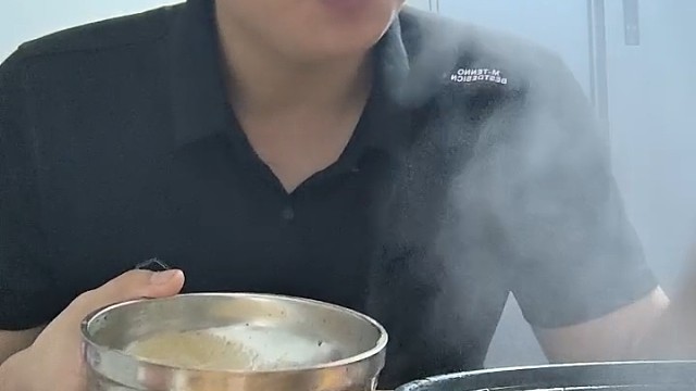 刚吃完火鸡面，又来涮火锅