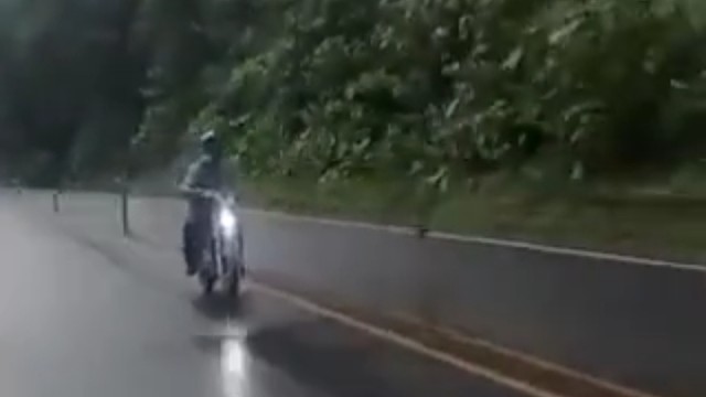 交通安全系列11国外飙车党