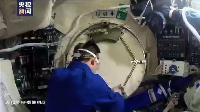 独家视频丨神舟十四号航天员乘组顺利进入问天实验舱