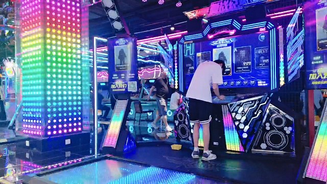 舞战纪跳舞机帅哥竞速炫花式