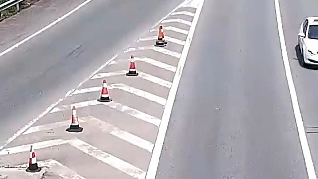 高速公路惊险一幕