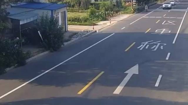 大路有两边是，我想走那边就走那边。