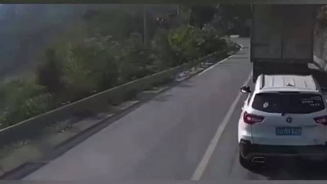 心大，弯道更大，你还超车