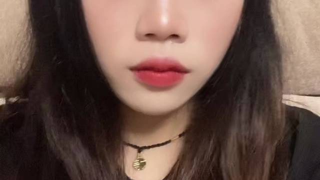 对待不同的人用不同的态度.