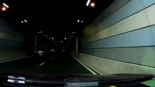 小伙子往哪里跑，我是你能欺负的吗