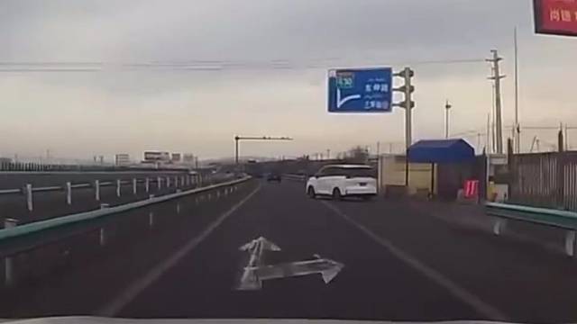 一个变道十多万没了，这个代价也不小啊