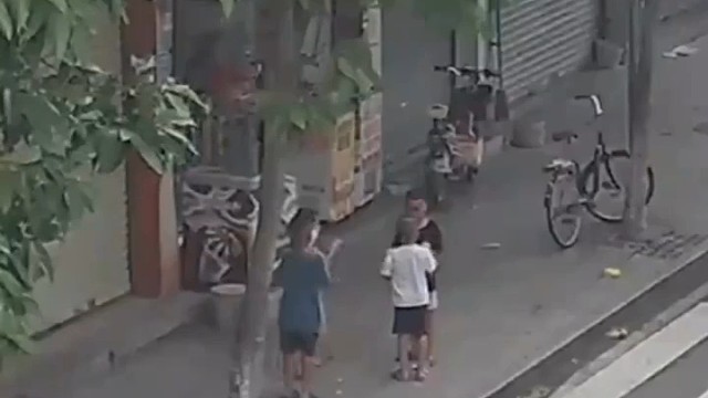 暑假期间看好小孩