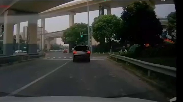 对这种人就得给他上一课