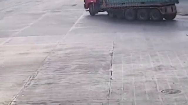 10次车祸9次快，保持车速，安全第一。