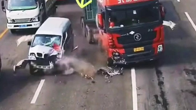 真有敢和大货车硬碰硬的