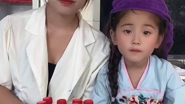 亲子互动游戏，我的帽子才好看，你的不好看