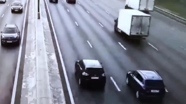 连环事故，平安出行，安全第一