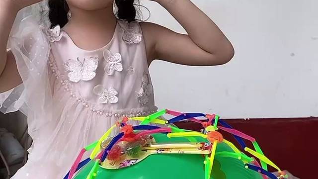 亲子互动游戏！妈妈我的风车糖拿不出来了