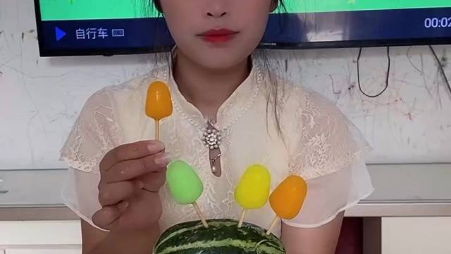 亲子互动游戏！我来吃个冰棍