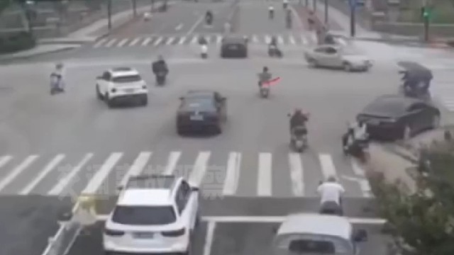 你可真是老六，躲得了你一次，你还来第二次