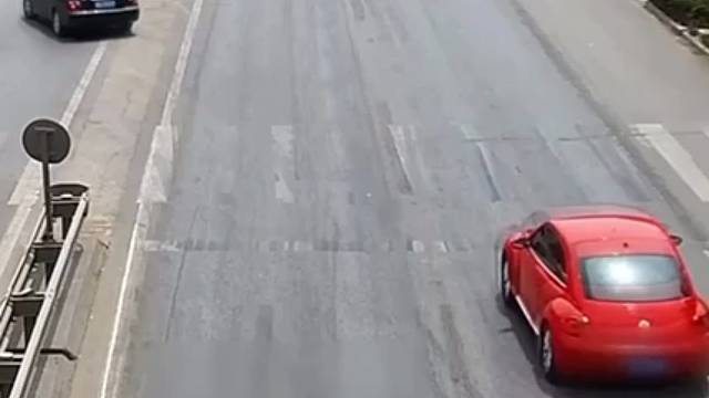 一个分心，酿成的后果