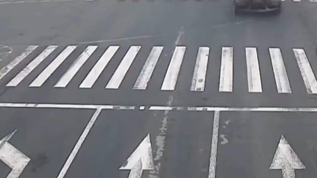 记住这些交通标志，开车少扣分少罚款。