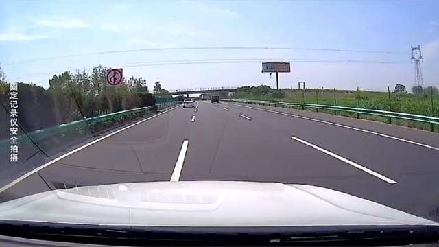 这次自动避让功能，救了我的小命#交通安全知识点#变道#交通安全