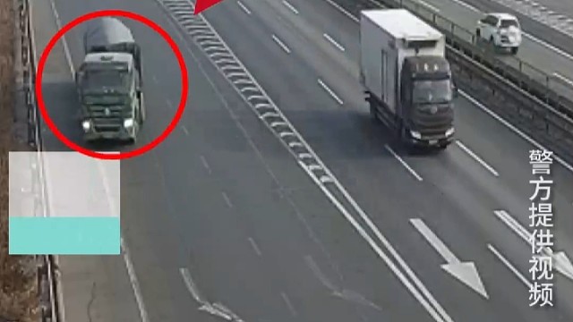 命真硬！惨烈追尾后货车解体燃烧，车头都烂了，下一秒奇迹发生